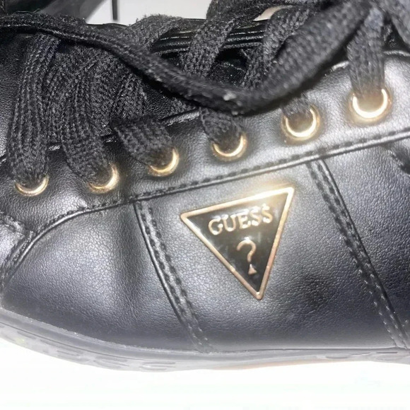 Guess Beautiful black and gold flat tennis shoes size 9 with gold triangle logo - Picture 1 of 11